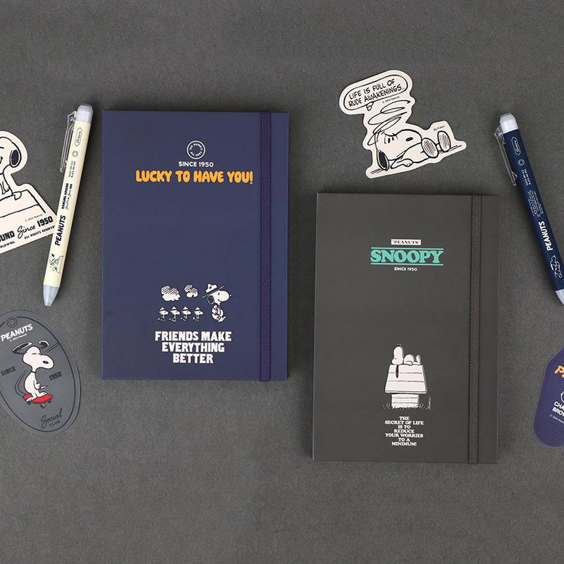 Usage example of PEANUTS Snoopy Hardcover Lined Notebook Usage example of PEANUTS Snoopy Hardcover Lined Notebook