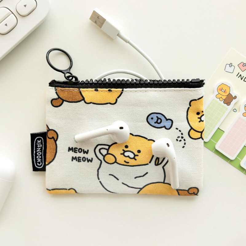 Usage example of Kakao Friends Choonsik Pattern Small Cotton Flat Pouch Usage example of Kakao Friends Choonsik Pattern Small Cotton Flat Pouch
