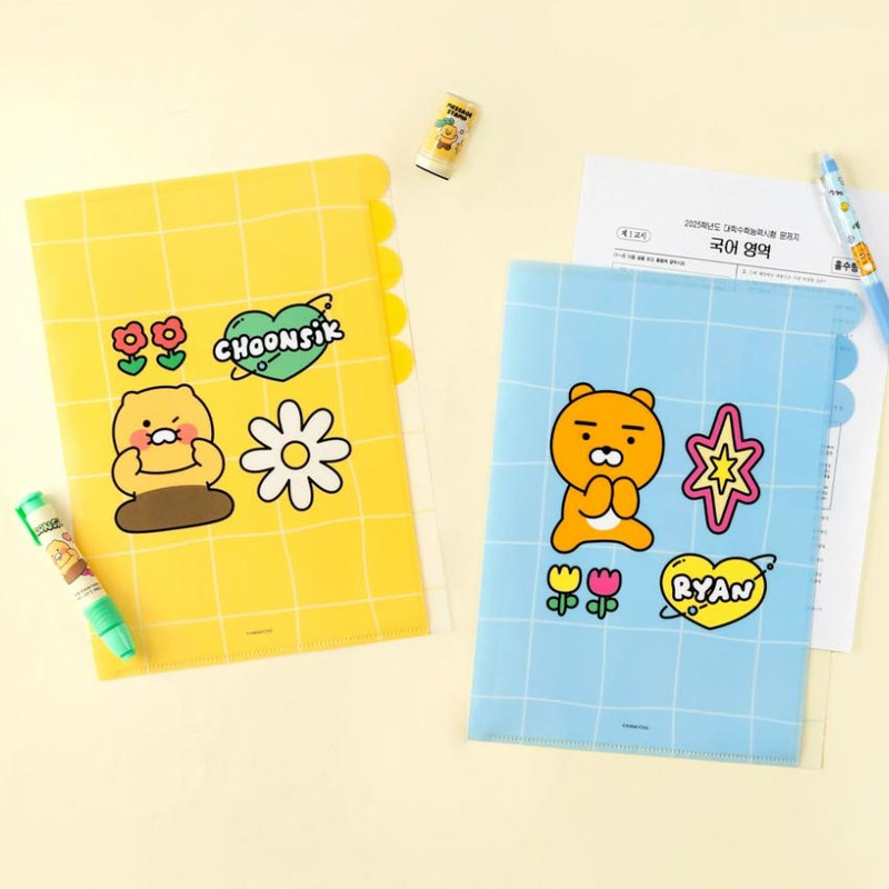 Usage example of Kakao Friends Say Cheese A4 5 Pocket File Holder Usage example of Kakao Friends Say Cheese A4 5 Pocket File Holder
