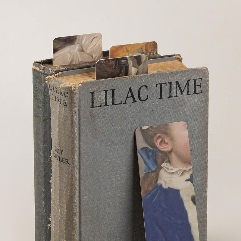 Usage example of Nacoo Rococo Paper Bookmark Set Usage example of Nacoo Rococo Paper Bookmark Set