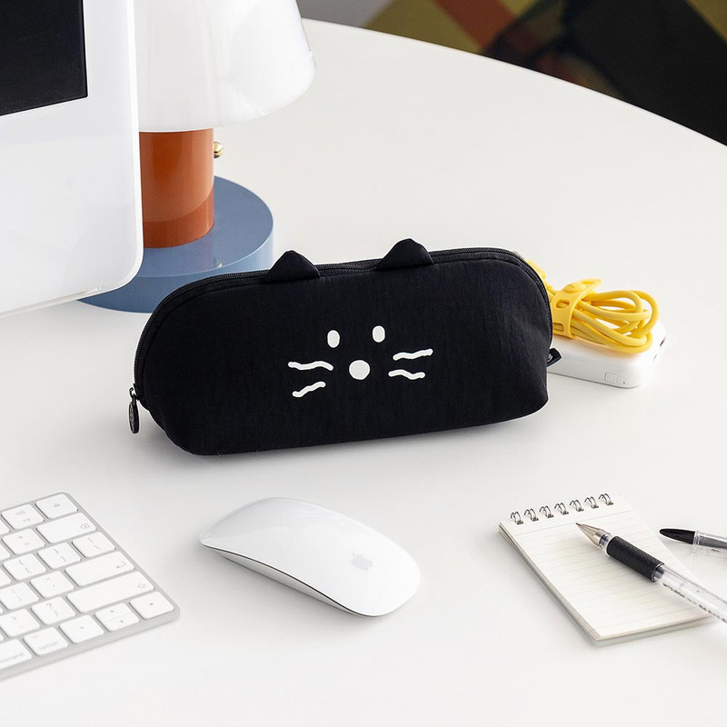 Usage example of Romane Brunch Brother Kitty Soft Zipper Pencil Case