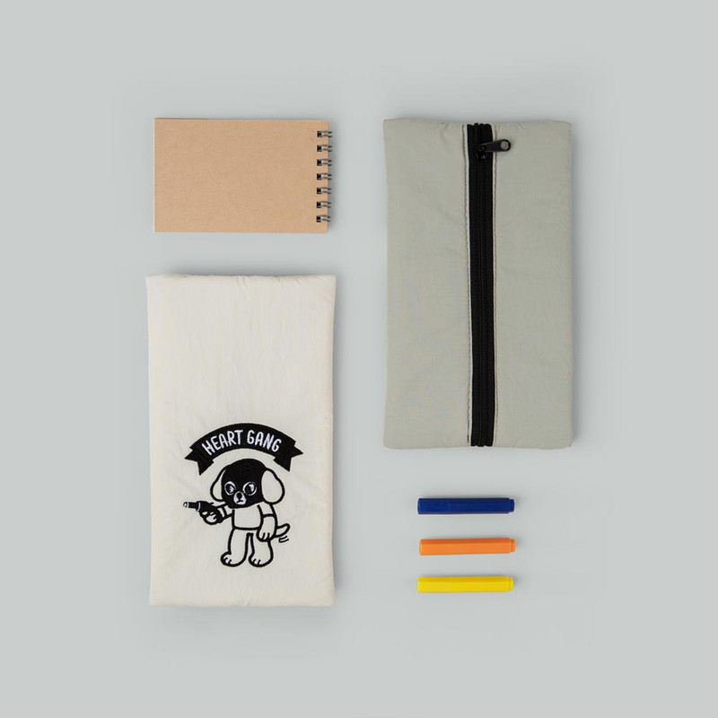 All New Frame Airy Heart Gang Slim Zipper Pouch All New Frame Airy Heart Gang Slim Zipper Pouch