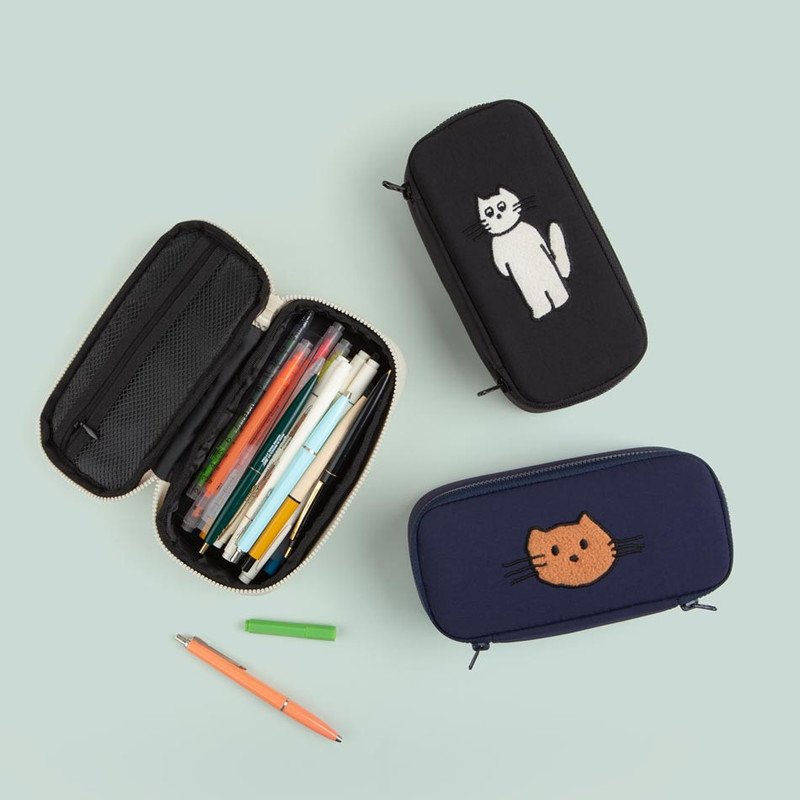 Usage example of All New Frame Somehow A Cat Zipper Pencil Case Usage example of All New Frame Somehow A Cat Zipper Pencil Case