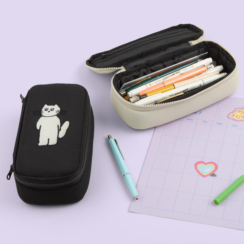 Usage example of All New Frame Somehow A Cat Zipper Pencil Case Usage example of All New Frame Somehow A Cat Zipper Pencil Case