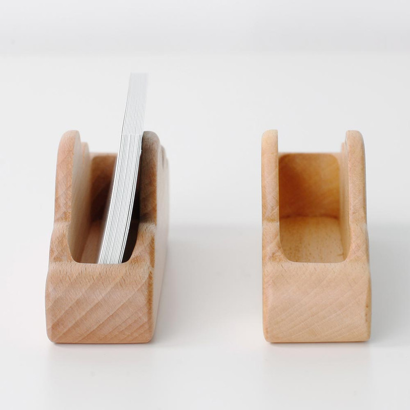 Usage example of Appree Wooden Cloud Business Card Holder Usage example of Appree Wooden Cloud Business Card Holder