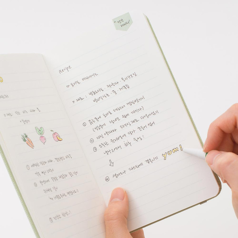 Usage example of Byfulldesign Making Memory Handy Lined Notebook Usage example of Byfulldesign Making Memory Handy Lined Notebook