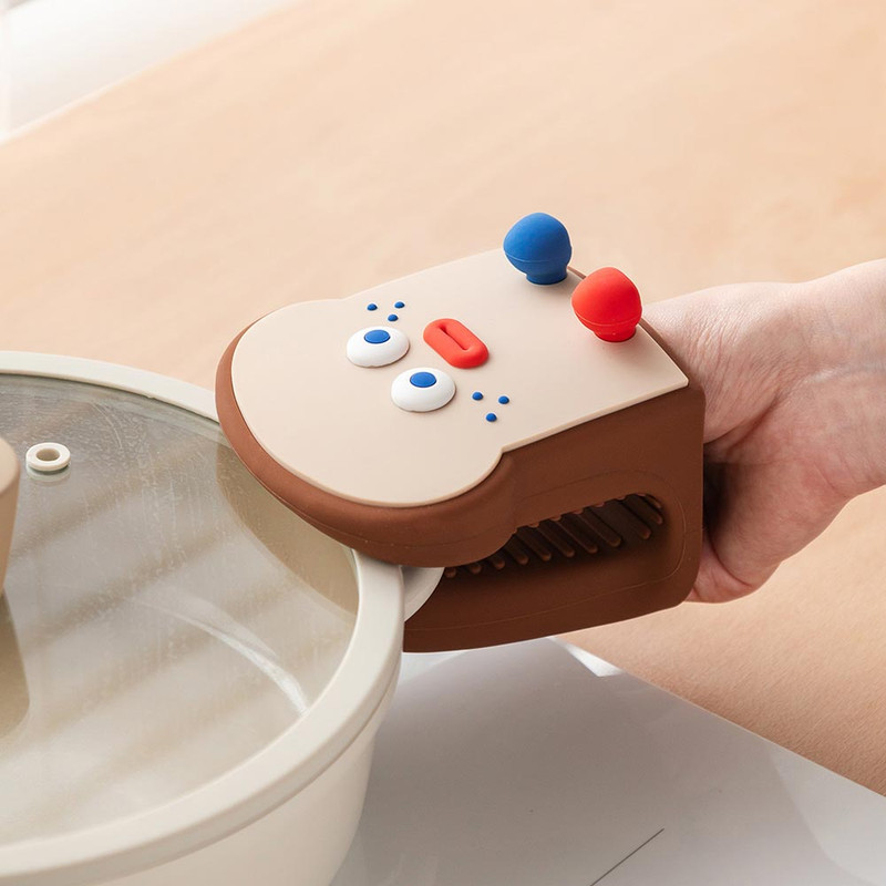 Heat-Safe Silicone- Romane Brunch Brother Toast Silicone Oven Glove Heat-Safe Silicone- Romane Brunch Brother Toast Silicone Oven Glove