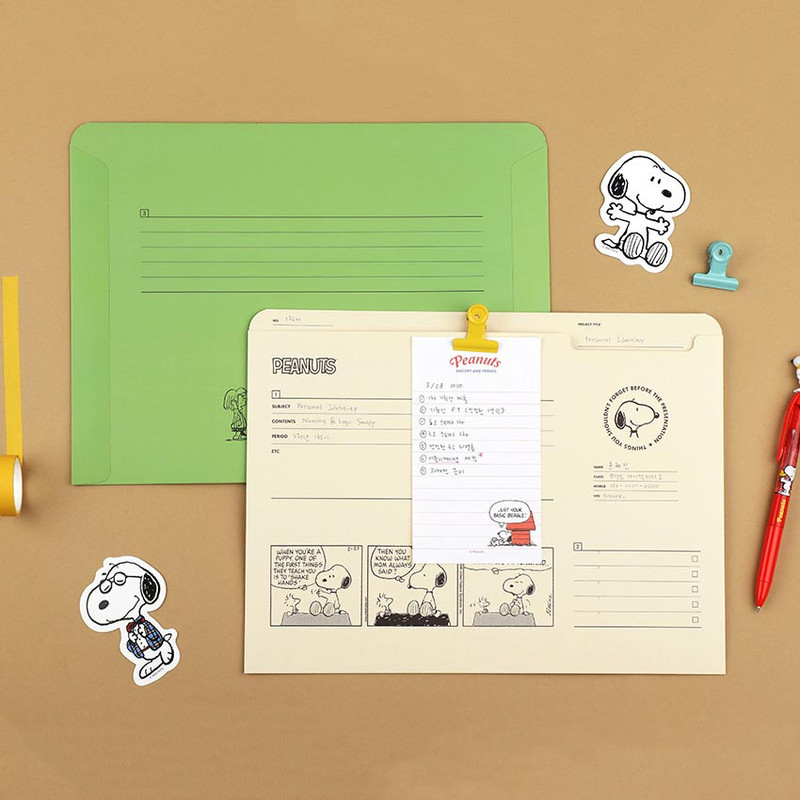 Usage example of PEANUTS Snoopy A4 Paper File Folder Set Usage example of PEANUTS Snoopy A4 Paper File Folder Set