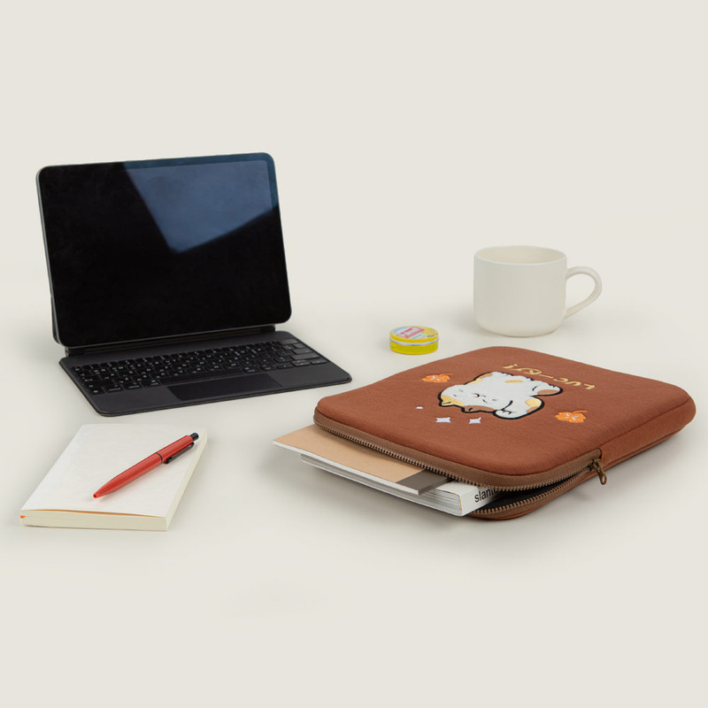 Brown - All new frame Luc-ky Cat iPad Tablet & 13-inch Laptop Sleeve