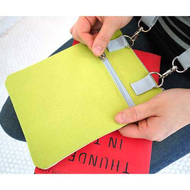 Dash and Dot Take a trip two tone shoulder bag Dash and Dot Take a trip two tone shoulder bag