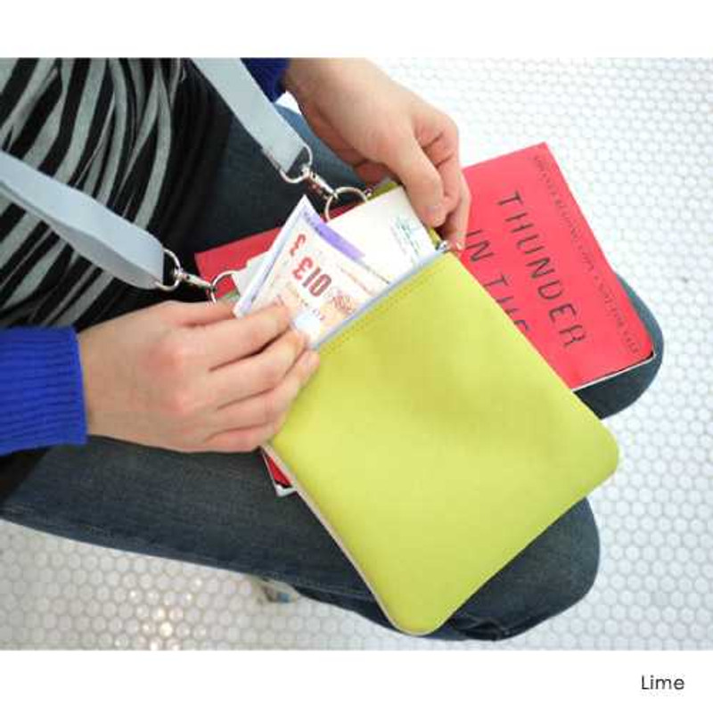 Dash and Dot Take a trip two tone shoulder bag Dash and Dot Take a trip two tone shoulder bag