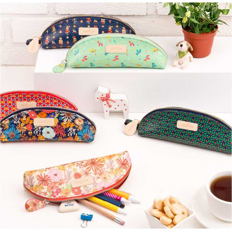Ardium Half moon zipper pencil case with flower pattern