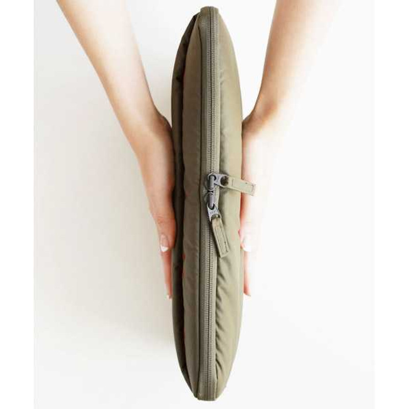 Invite.L Manteau moelleux smart laptop pouch case Invite.L Manteau moelleux smart laptop pouch case