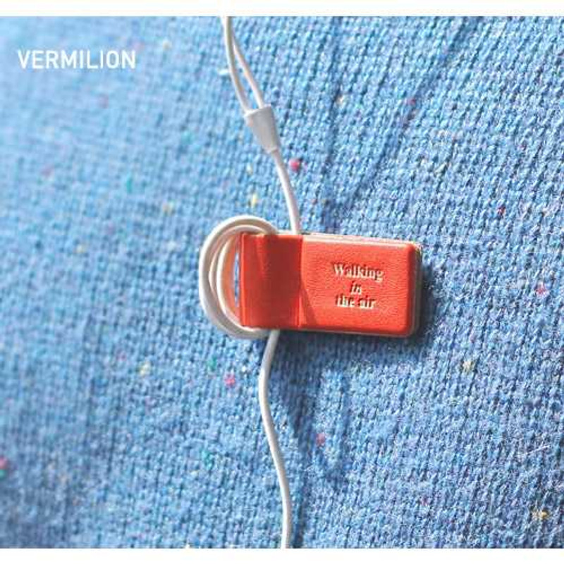 Iconic Walking in the air magnet multi holder earphone organizer Iconic Walking in the air magnet multi holder earphone organizer