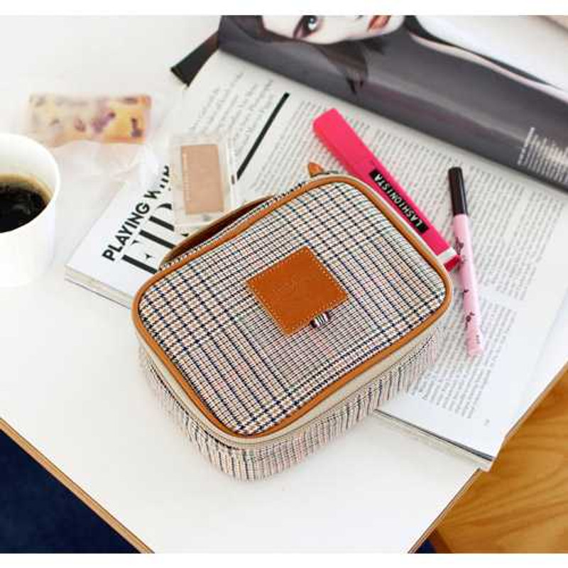 Indigo The basic canvas check pattern pouch with handle Indigo The basic canvas check pattern pouch with handle