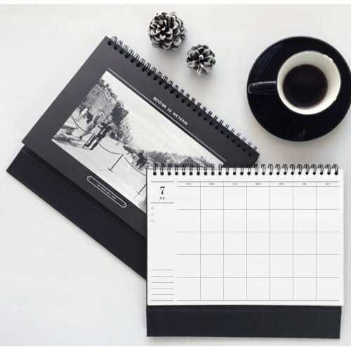 Seeso the Photo undated desk monthly planner scheduler