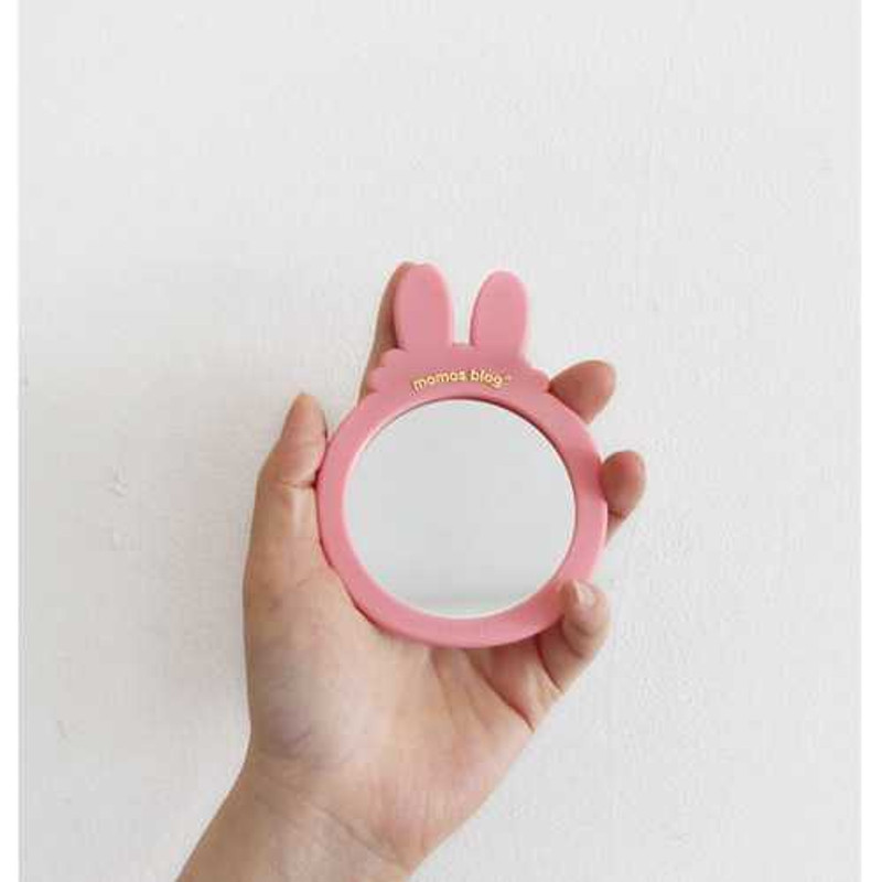 Romane MOMOs blog round handy mirror