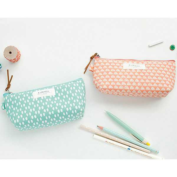 Livework A low hill basic pattern small zipper pouch