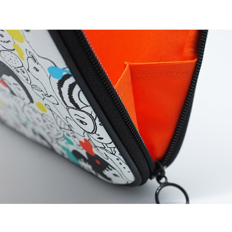 Detail of Multi purpose all star zip around pouch Detail of Multi purpose all star zip around pouch
