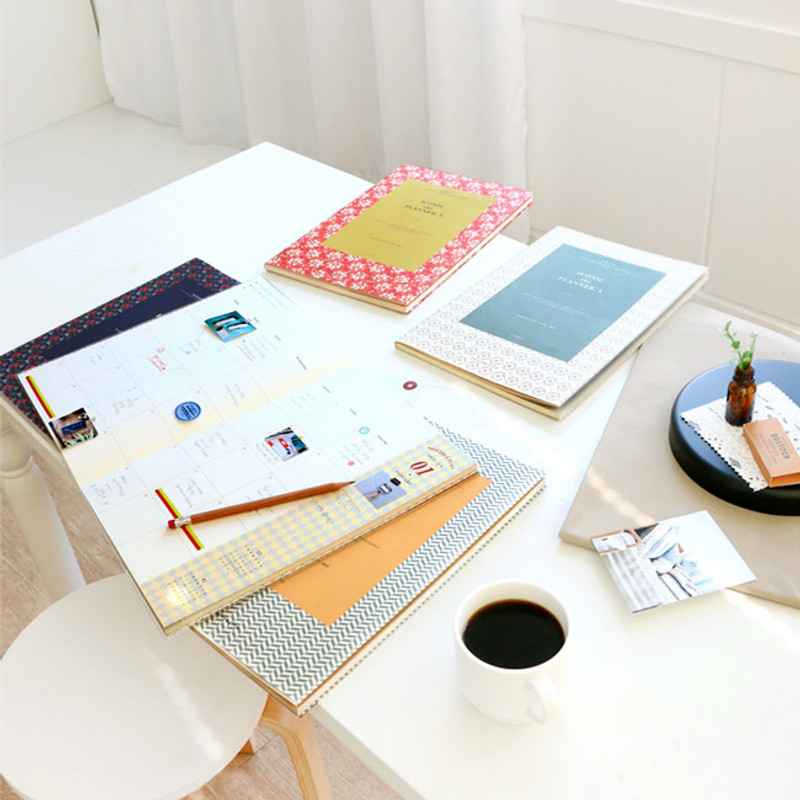 2015 Pattern monthly large dated planner