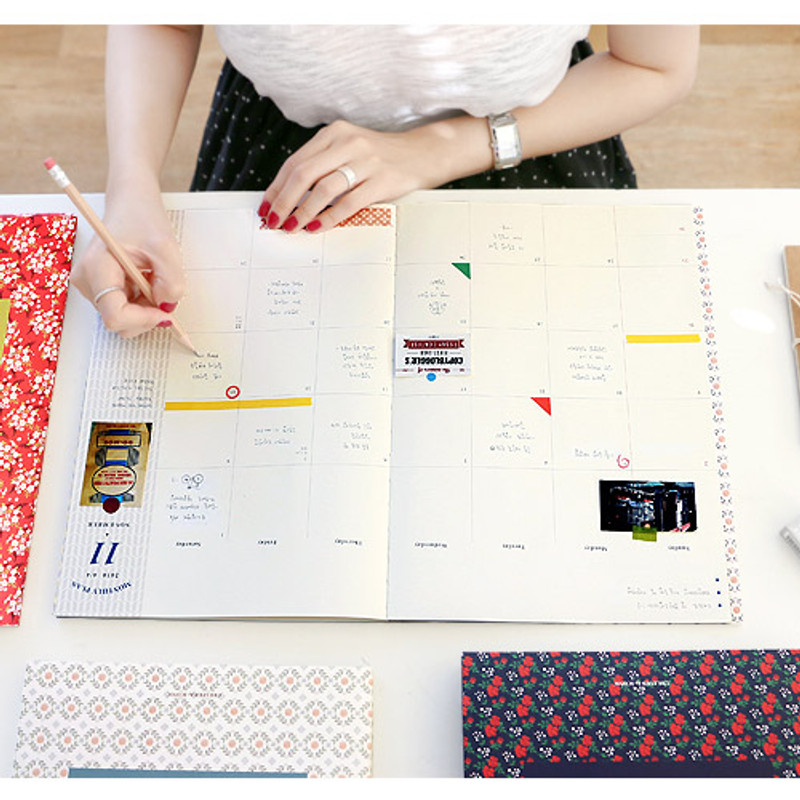 2015 Pattern monthly large dated planner