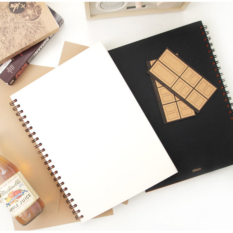 Modern wirebound drawing notebook
