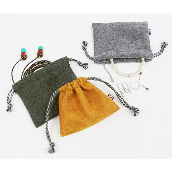 The Basic felt small drawstring pouch ver.3