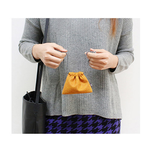 The Basic felt small drawstring pouch ver.3