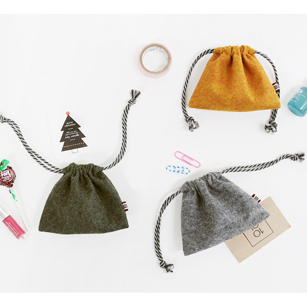 The Basic felt small drawstring pouch ver.3