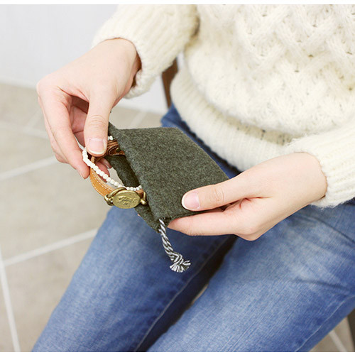 The Basic felt small drawstring pouch ver.3