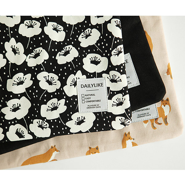 Detail of Pattern easy zipper clutch bag