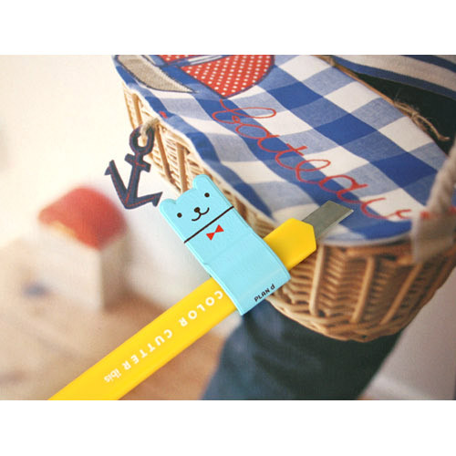 Sky blue - Put on a happy lucky pen holder