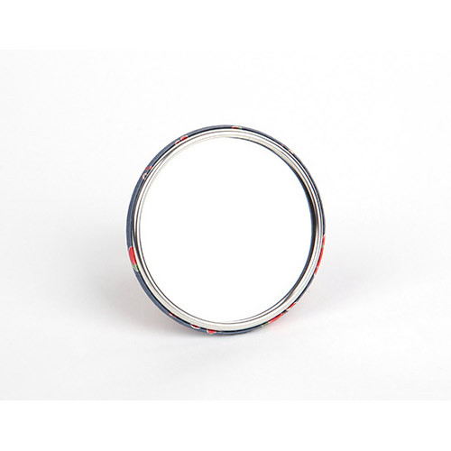 The back of Pocket round handy mirror