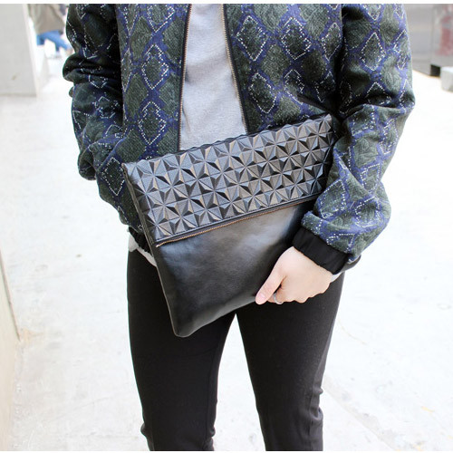 Embossing geometric pattern clutch bag