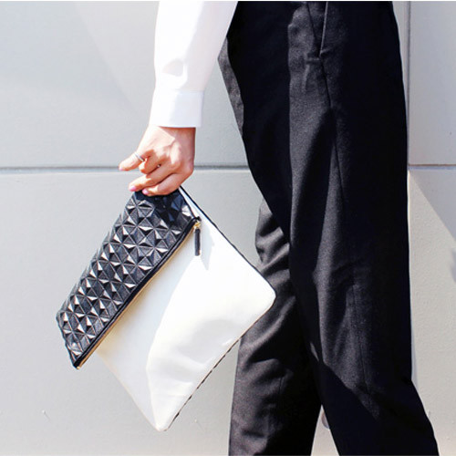 Embossing geometric pattern clutch bag