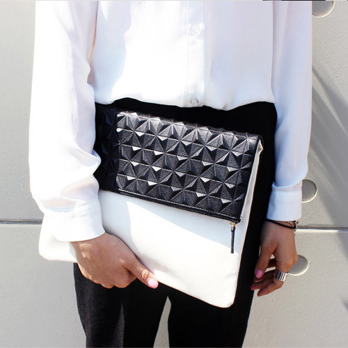 Embossing geometric pattern clutch bag