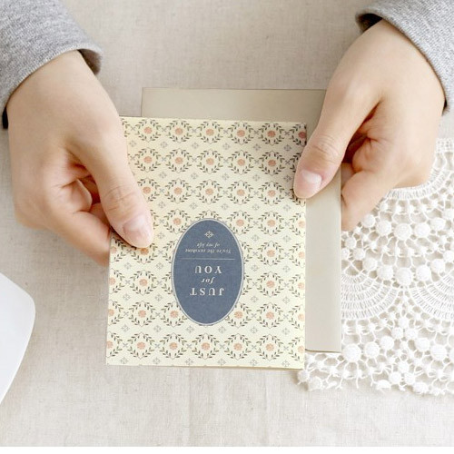 Vintage illustration pattern message card