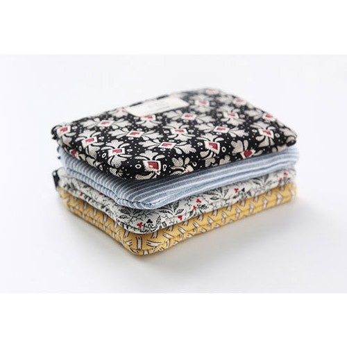 Heimish pattern small zipper pouch