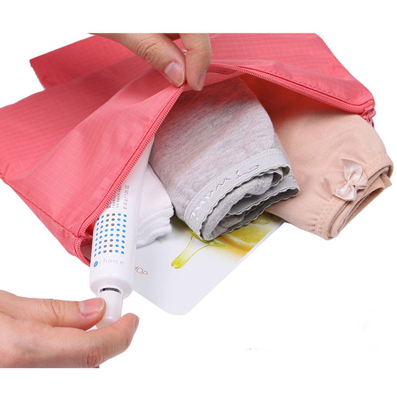 Detachable pouch Detachable pouch