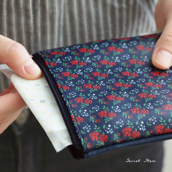 Detail of Unique pattern medium zipper pouch