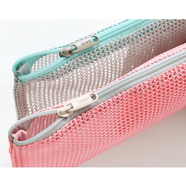 Detail of Mesh travel zipper slim pouch ver.2