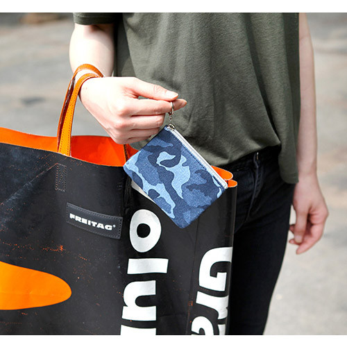 The Basic denim small zipper pouch