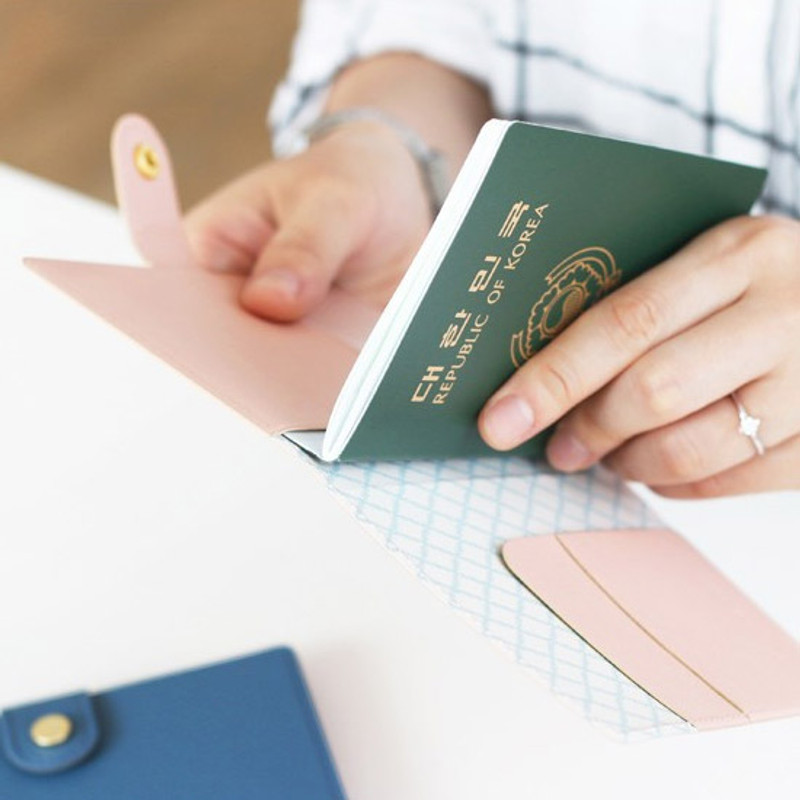 Snap button RFID blocking passport case Snap button RFID blocking passport case