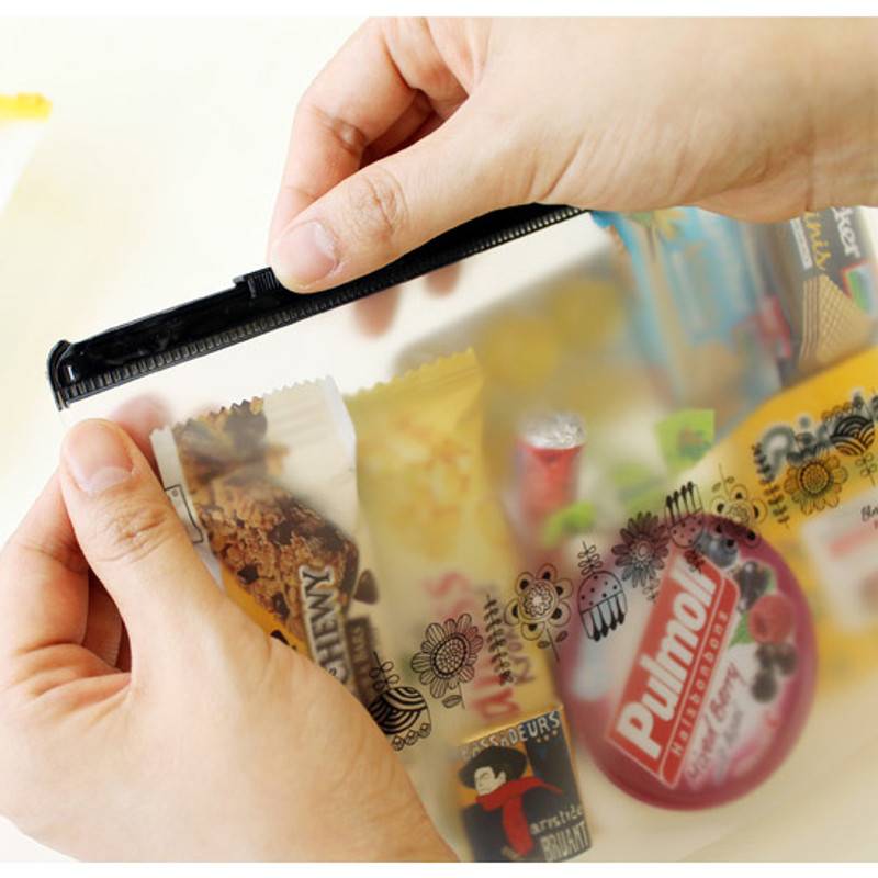 Detail of Blossom garden clear zip lock large pouch Detail of Blossom garden clear zip lock large pouch
