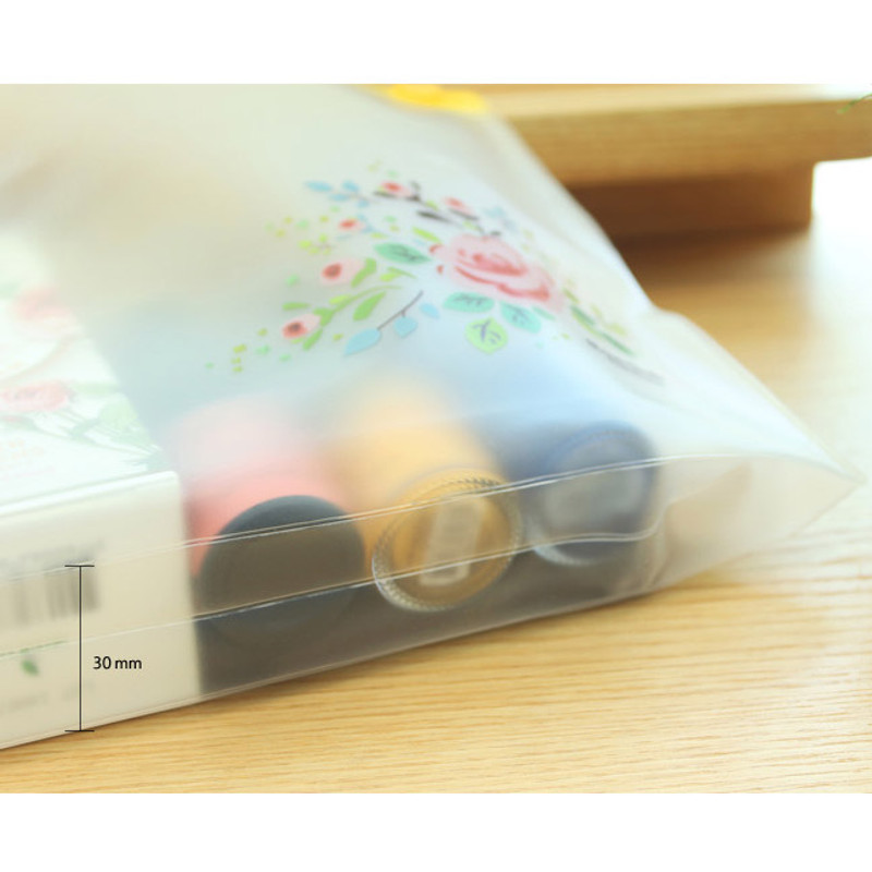 Detail of Blossom garden clear zip lock large pouch Detail of Blossom garden clear zip lock large pouch
