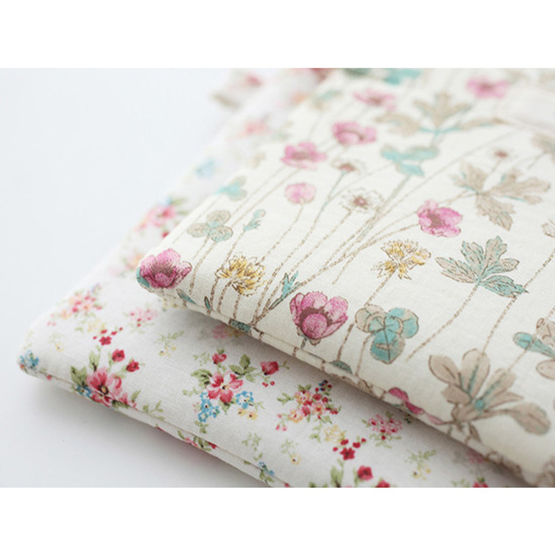 Detail of Heimish pattern flat small zipper pouch