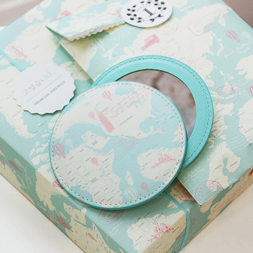 Mint - World map pattern round handy mirror