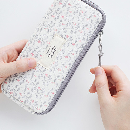 Magnolia - Heimish flower pattern canvas pencil pouch