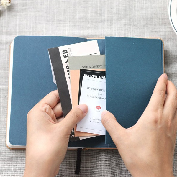 Additional storage room(hidden pocket) in the back