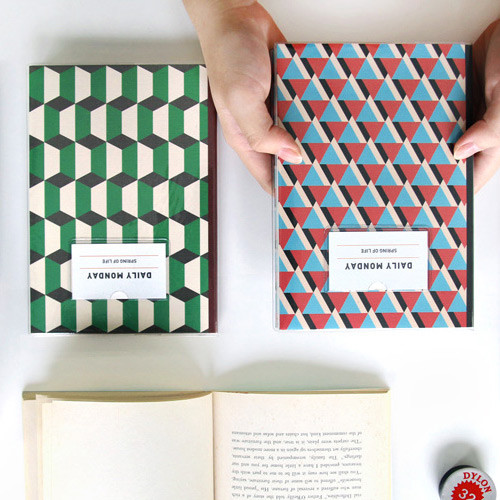 2016 Spring of life pattern undated diary